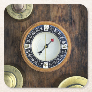 Sluiting van Chinees kompas en goudgewicht Vierkante Kartonnen Onderzetter