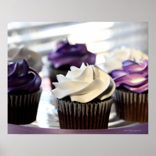 Sluiting van cupcakes met selectieve focus op poster