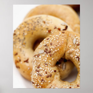 Sluiting van de betrokken bagels op een bord poster