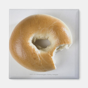Sluiting van een bagel magneet