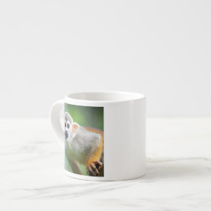 Sluiting van een Common Squirrel Monkey Espresso Kop