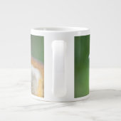 Sluiting van een Common Squirrel Monkey Grote Koffiekop (Achterkant)