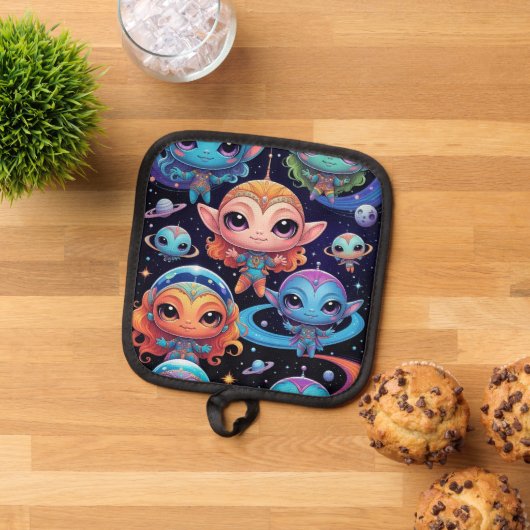 Small Multi-Coloured Aliens in Space Pannenlap (Top down)