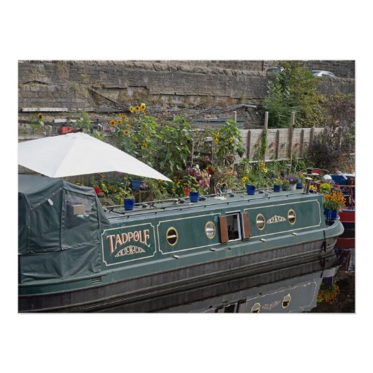 Smalle boot en bloementuin perfect poster (Voorkant)