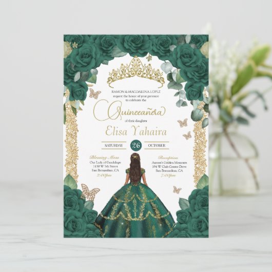 Smaragdgroene Rozen & Gouden Vlinder Quinceanera Kaart (Staand voorkant)