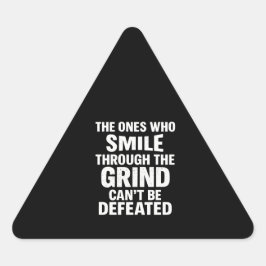 Smile grind gym motivatie citaat met witte tekst driehoek sticker