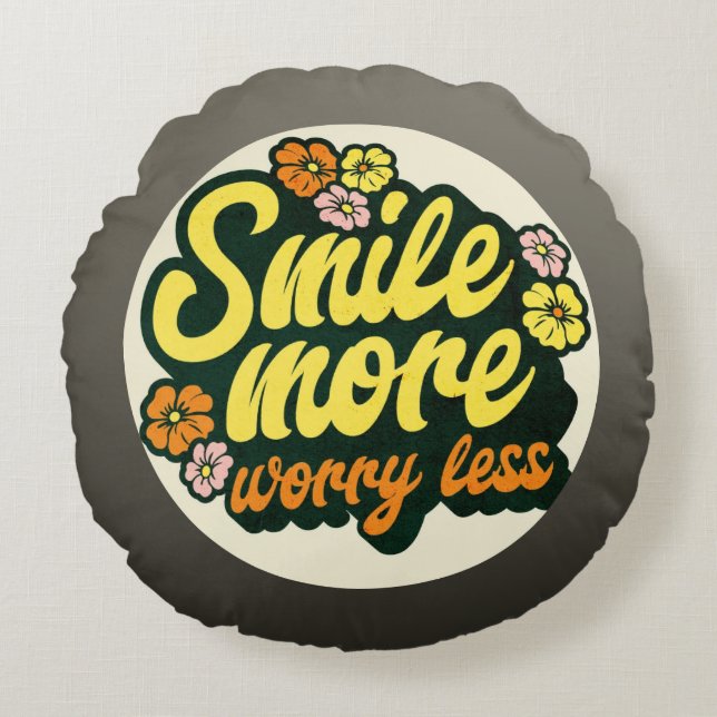 Smile Worry Less Kussen (Voorkant)
