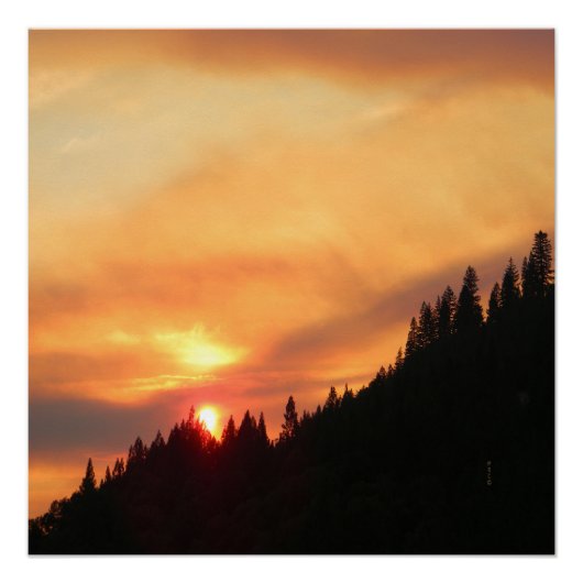 Smokey Sunset over de bergen... Perfect Poster (Voorkant)