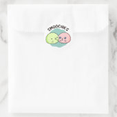 Smoochies Grappig Kussen Mochi Pun Ronde Sticker (Tas)