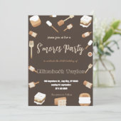 S'mores Birthday Party Invitation – Cozy Campfire (Debout devant)