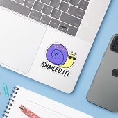 Snailed it Funny Snail Pun Sticker (Laptop met iPhone)