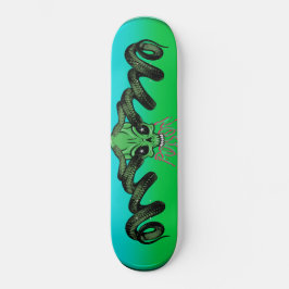 Snake met buitenaardse skateboard