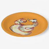snake on orange papieren bordje (Gekanteld)