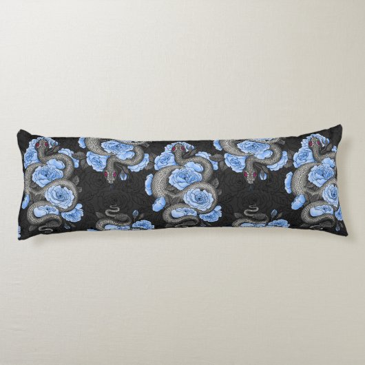 Snakes and blue roses lichaamskussen (Achterkant)
