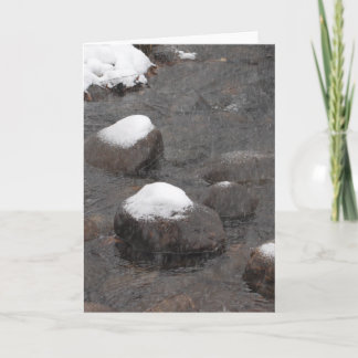 Sneeuw bedekte rotsen feestdagen kaart