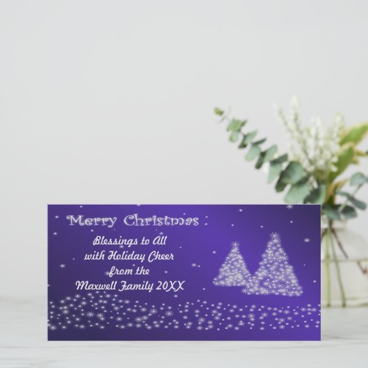 Sneeuw en kerstbomen Blauwe fotokaart Feestdagenkaart (Staand voorkant)