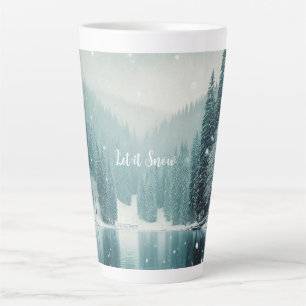 Sneeuw in de winter, bergmeer latte mok