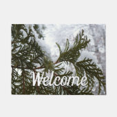 Sneeuw op Evergreen Branches Deurmat (Voorkant)