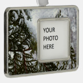 Sneeuw op Evergreen Branches Verzilverd Kader Ornament (Rechts)