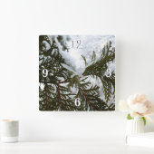 Sneeuw op Evergreen Branches Vierkante Klok (Huis)