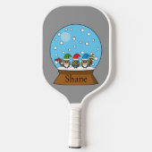 Sneeuw Wereldbol met drie Gnome Uilen | personalis Pickleball Paddle (Achterkant)