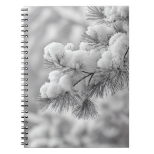 Sneeuwbedekte dennentak Notitieboek