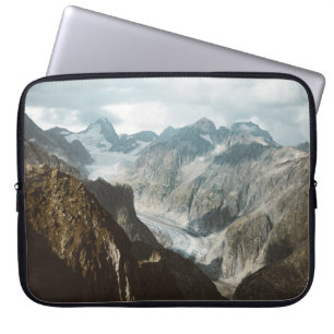 SNEEUWGEDEKTE MOUNTAINEN TIJDENS DE DAG LAPTOP SLEEVE