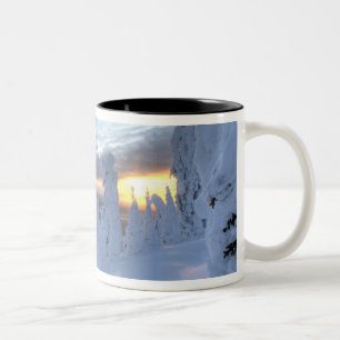 Sneeuwgeesten bij zonsondergang op Whitefish Mount Tweekleurige Koffiemok