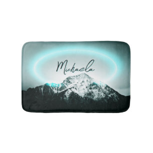 Sneeuwige, mysterieuze blauwe neonlichte monogram badmat