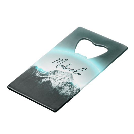 Sneeuwige, mysterieuze blauwe neonlichte monogram kredietkaart flessenopener (Voorkant Gekanteld)