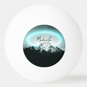 Sneeuwige, mysterieuze blauwe neonlichte monogram pingpongballen