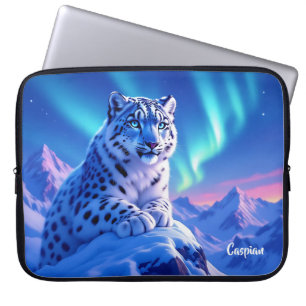 Sneeuwluipaard op Mountain Rock Laptop Sleeve