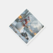 Sneeuwman duwt een oude duw grasmaaier servet (Hoek)