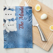 Sneeuwmannenfamilie van vier aangepaste keukenhand theedoek (Quarter Fold)