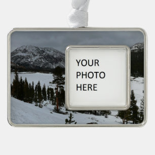 Sneeuwrijke Ellery Lake California winterlandschap Verzilverd Kader Ornament