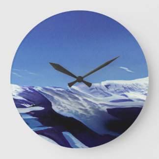 Sneeuwrijke heuvels, winterpanorama grote klok