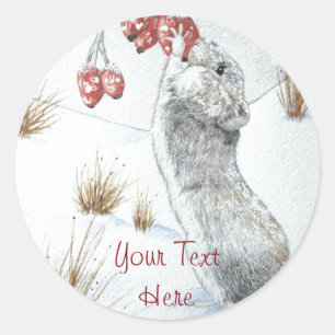 Sneeuwscène met wilde muizen die bessen ronde sticker