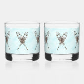 Sneeuwschoenen op oud papier whisky glas (Voorkant)