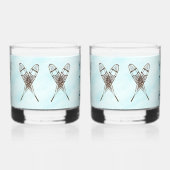 Sneeuwschoenen op oud papier whisky glas (Links)