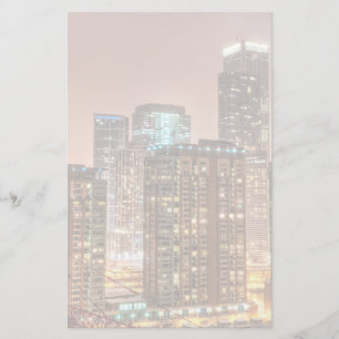 Sneeuwt herfsten over skyline in Chicago 's avonds Briefpapier