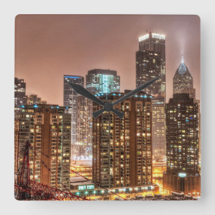 Sneeuwt herfsten over skyline in Chicago 's avonds Vierkante Klok