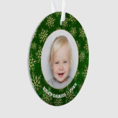 Sneeuwvlokken op groene foto Acrylaal Ornament (voorkant)