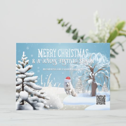 Sneeuwvos met kerstmuts winterbos qr-code feestdagenkaart (Staand voorkant)