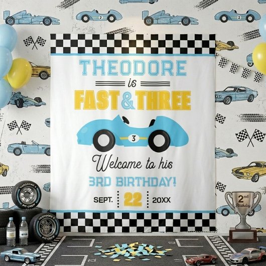 Snel & Drie Raceauto 3e verjaardagsfeest achtergro Wandkleed