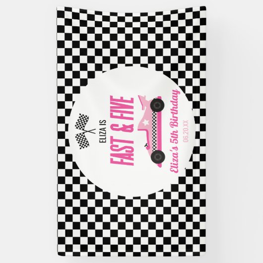 Snel & Vijf Roze Race Auto 5e Verjaardagsfeestje Spandoek (Verticaal)