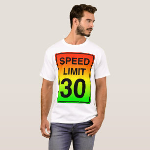 Snelheidslimiet 30 Onderteken met gespannen kleure T-shirt