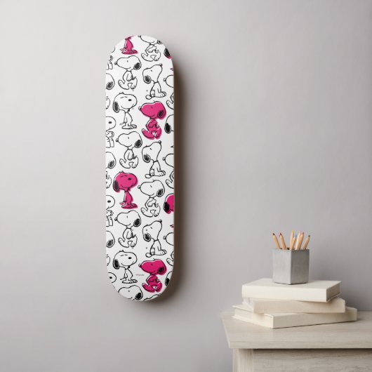 Snoopy Black & Magenta Pattern Skateboard (Muurkunst)