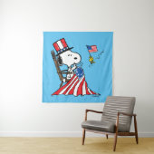 Snoopy Sewing 4 juli vlag Wandkleed (In situ)