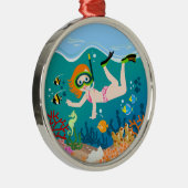 Snorkelend meisje onder het zee metalen ornament (Rechts)