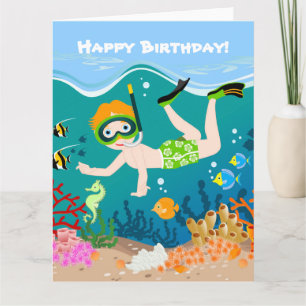 Snorkelende jongen onder het zee kaart